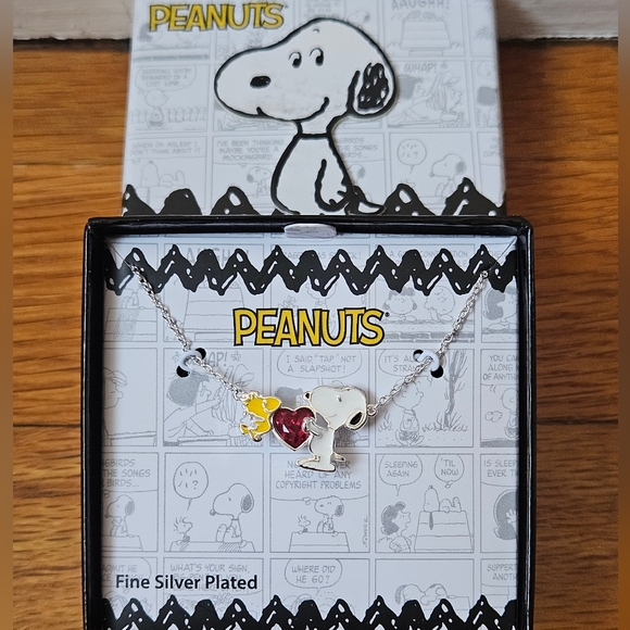 Peanuts Womens Snoopy and Woodstock Red Crystal Silver Plated Heart Necklace - Picture 11 of 12